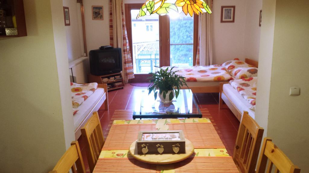 Virag Apartmanhaz Sopron Luaran gambar