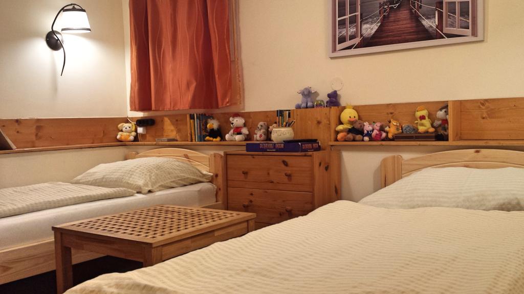 Virag Apartmanhaz Sopron Luaran gambar