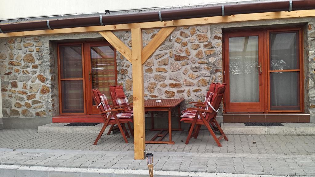 Virag Apartmanhaz Sopron Luaran gambar
