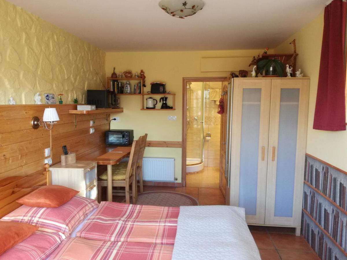 Virag Apartmanhaz Sopron Luaran gambar