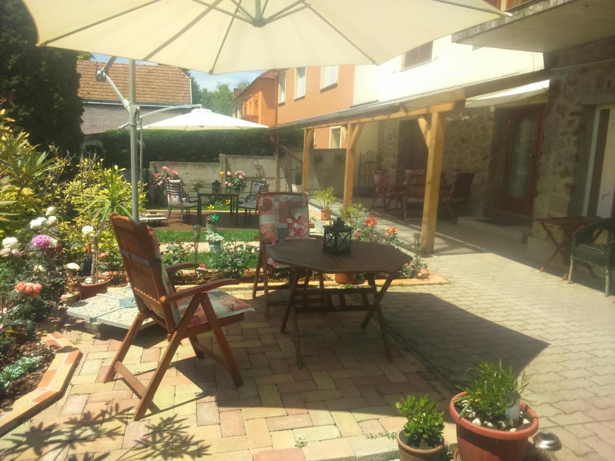 Virag Apartmanhaz Sopron Luaran gambar